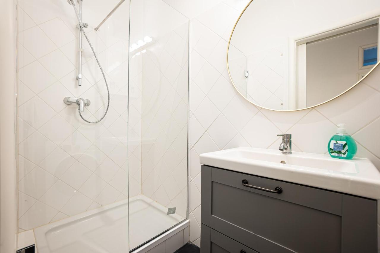 Brand-New Apartment In The 17Th District Of Wien Ngoại thất bức ảnh